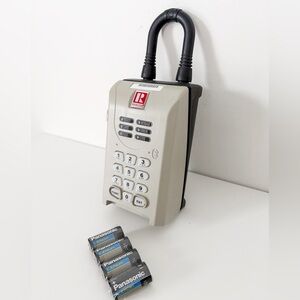 SentriLock Bluetooth Lockbox for Realtors, WRAR